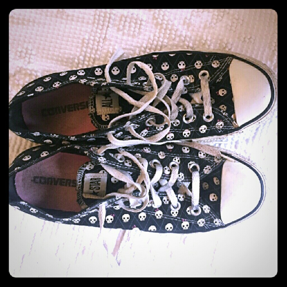 RARE  Converse All Star Chuck Skull Shoes  10